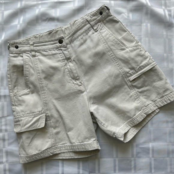 Woolrich Vintage High Rise Light Cream Cargo Shorts - Picture 17 of 17